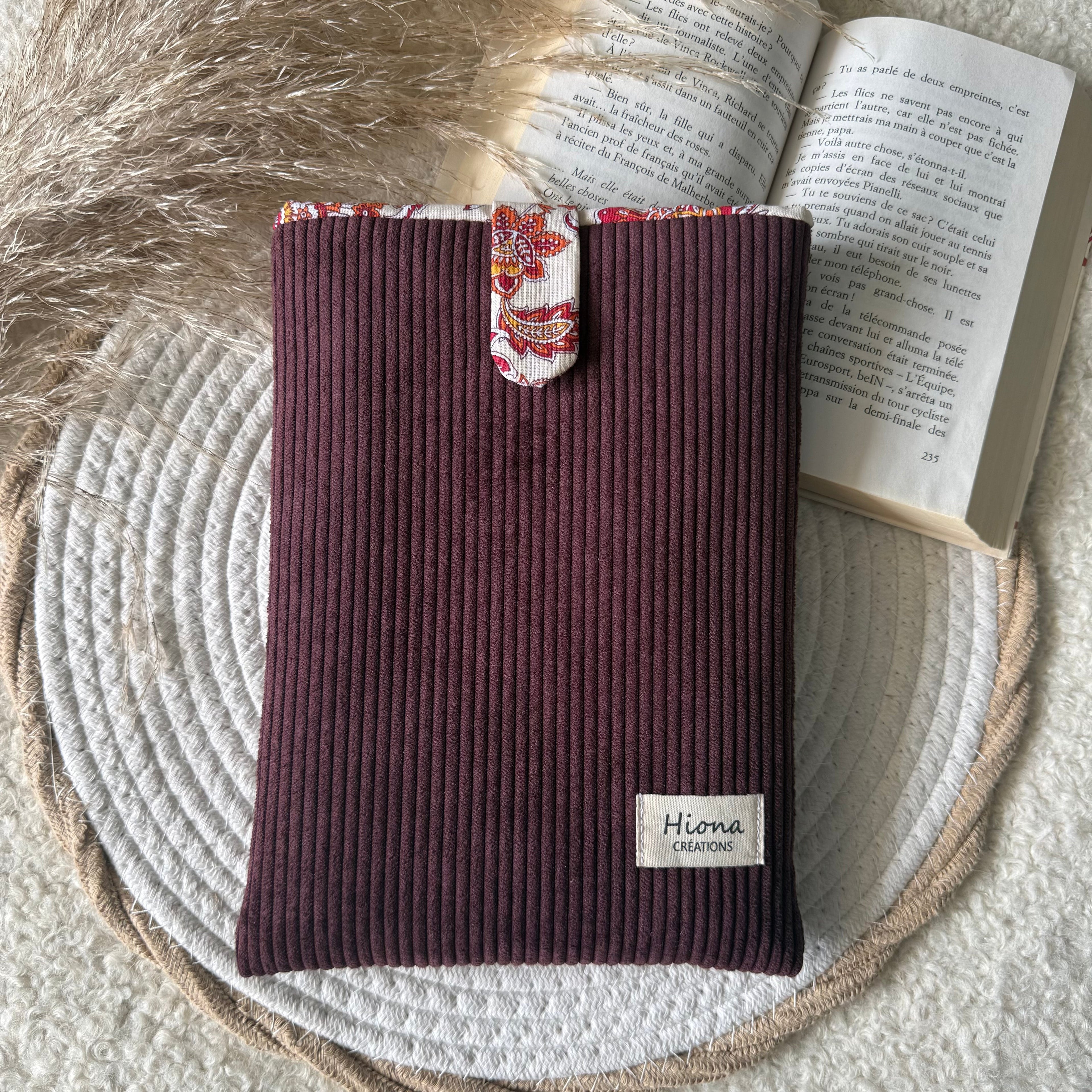 Housse de livre Marie - Format broché Hiona Créations