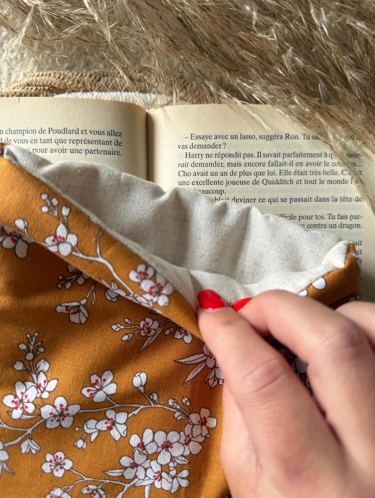 Housse de livre moutarde - Format poche Hiona Créations